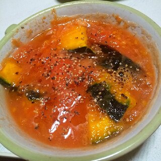 ツナ缶の汁活用★レンジでかぼちゃ入りトマトスープ